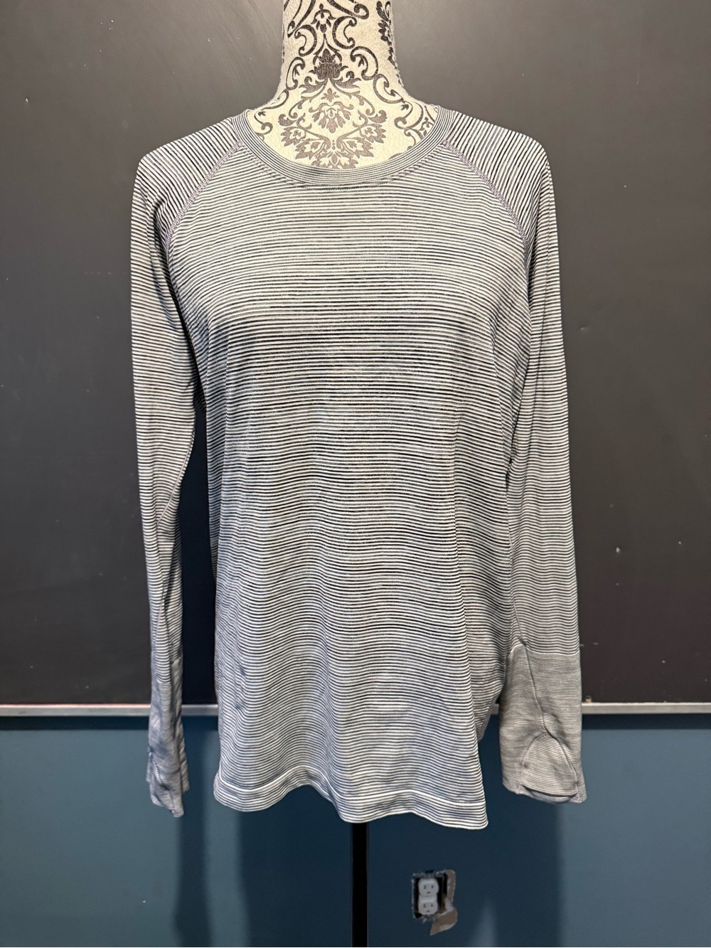 Lululemon Swiftly Tech top